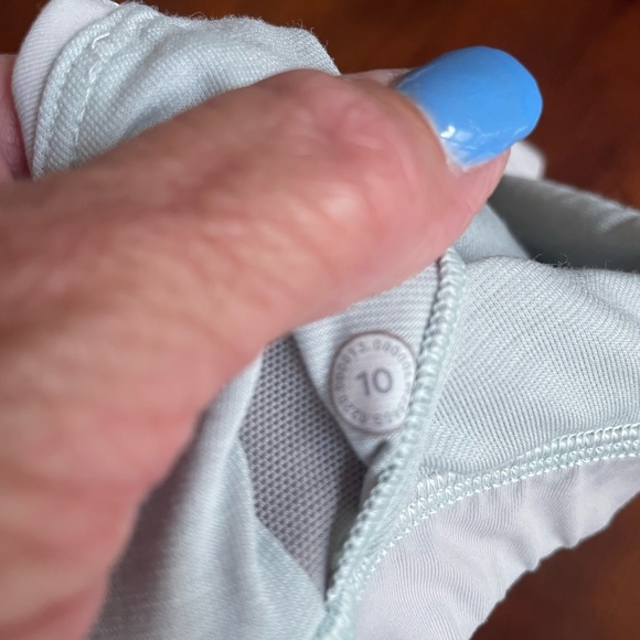 Lululemon gently used bra!! - Picture 6 of 7